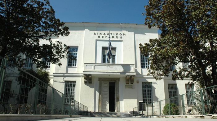 Σοκαριστική υπόθεση στο Βόλο | Ζήτησε να της πάρουν τα παιδιά λόγω φτώχειας!