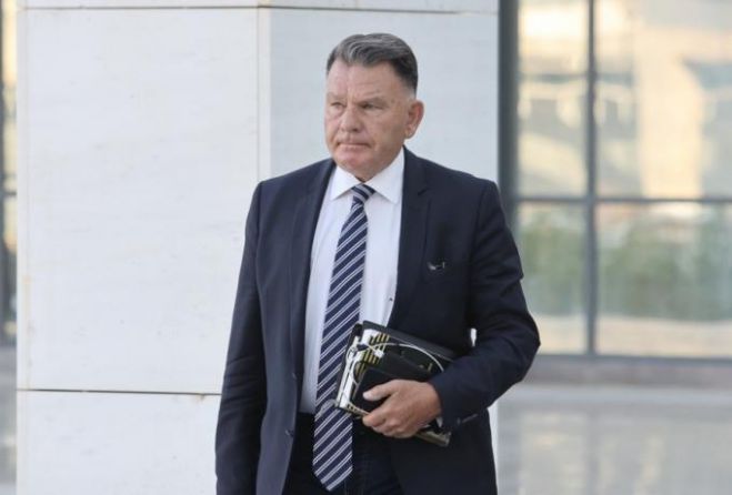 &Pi;&alpha;&rho;&alpha;&iota;&tau;ή&theta;&eta;&kappa;&epsilon; &omicron; &Kappa;&omicron;ύ&gamma;&iota;&alpha;&sigmaf; &alpha;&pi;ό &tau;&eta;&nu; &Kappa;ό&rho;&iota;&nu;&theta;&omicron;!