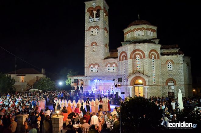 Κοσμοσυρροή στην Γιορτή Κρασιού στα Πελετά (vd)