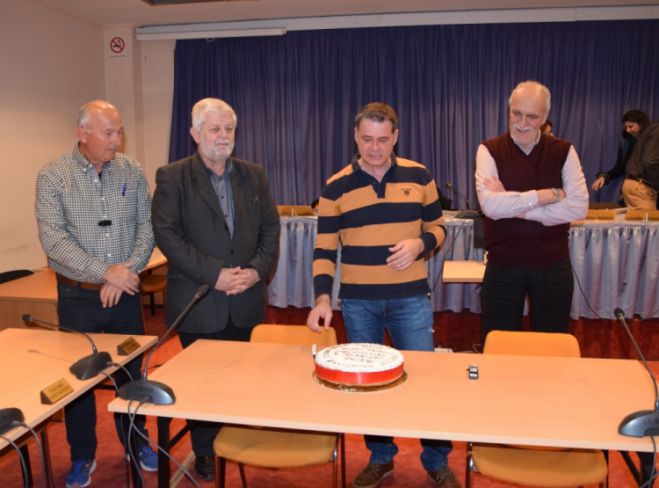 &Pi;&alpha;&upsilon;&lambda;ή&sigmaf; &gamma;&iota;&alpha; &tau;&omicron; &Delta;&Alpha;&Kappa; &Tau;&rho;ί&pi;&omicron;&lambda;&eta;&sigmaf;: "&Sigma;&tau;ό&chi;&omicron;&sigmaf; &mu;&alpha;&sigmaf; &nu;&alpha; &gamma;ί&nu;&epsilon;&iota; έ&nu;&alpha; &alpha;&pi;ό &tau;&alpha; &kappa;&omicron;&rho;&upsilon;&phi;&alpha;ί&alpha; &sigma;&tau;ά&delta;&iota;&alpha; &tau;&eta;&sigmaf; &Epsilon;&lambda;&lambda;ά&delta;&alpha;&sigmaf;"! (vd)