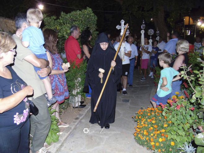 &Eta; &gamma;&iota;&omicron;&rho;&tau;ή &tau;&eta;&sigmaf; &Mu;&epsilon;&tau;&alpha;&mu;ό&rho;&phi;&omega;&sigma;&eta;&sigmaf; &tau;&omicron;&upsilon; &Sigma;&omega;&tau;ή&rho;&omicron;&sigmaf; &sigma;&tau;&eta; &Mu;&omicron;&nu;ή &Lambda;&omicron;&upsilon;&kappa;&omicron;ύ&sigmaf; (&epsilon;&iota;&kappa;ό&nu;&epsilon;&sigmaf;)