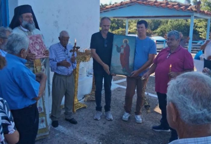 &Mu;&epsilon; &lambda;&alpha;&mu;&pi;&rho;ό&tau;&eta;&tau;&alpha; &pi;&alpha;&nu;&eta;&gamma;ύ&rho;&iota;&sigma;&epsilon; &omicron; &Pi;&rho;&omicron;&phi;ή&tau;&eta;&sigmaf; &Eta;&lambda;ί&alpha;&sigmaf; &sigma;&tau;&eta; &Chi;ώ&rho;&alpha; &Gamma;&omicron;&rho;&tau;&upsilon;&nu;ί&alpha;&sigmaf; (&epsilon;&iota;&kappa;ό&nu;&epsilon;&sigmaf;)