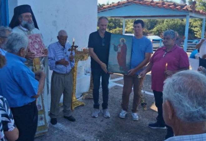 &Mu;&epsilon; &lambda;&alpha;&mu;&pi;&rho;ό&tau;&eta;&tau;&alpha; &pi;&alpha;&nu;&eta;&gamma;ύ&rho;&iota;&sigma;&epsilon; &omicron; &Pi;&rho;&omicron;&phi;ή&tau;&eta;&sigmaf; &Eta;&lambda;ί&alpha;&sigmaf; &sigma;&tau;&eta; &Chi;ώ&rho;&alpha; &Gamma;&omicron;&rho;&tau;&upsilon;&nu;ί&alpha;&sigmaf; (&epsilon;&iota;&kappa;ό&nu;&epsilon;&sigmaf;)