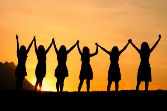 &Tau;&eta;&sigmaf; &gamma;&upsilon;&nu;&alpha;ί&kappa;&alpha;&sigmaf; &eta; &kappa;&alpha;&rho;&delta;&iota;ά &epsilon;ί&nu;&alpha;&iota; &mu;&iota;&alpha; Ά&beta;&upsilon;&sigma;&sigma;&omicron;&sigmaf; ... &Nu;&alpha; &sigma;ά&sigmaf; &chi;&alpha;&iota;&rho;ό&mu;&alpha;&sigma;&tau;&epsilon;!