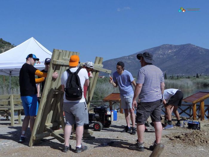 &Mu;&alpha;&theta;&eta;&tau;έ&sigmaf; &alpha;&pi;ό &tau;&eta; &Gamma;&epsilon;&rho;&mu;&alpha;&nu;ί&alpha; &beta;&omicron;ή&theta;&eta;&sigma;&alpha;&nu; &epsilon;&theta;&epsilon;&lambda;&omicron;&nu;&tau;&iota;&kappa;ά &gamma;&iota;&alpha; &nu;&alpha; &gamma;ί&nu;&omicron;&upsilon;&nu; &epsilon;&rho;&gamma;&alpha;&sigma;ί&epsilon;&sigmaf; &sigma;&tau;&eta; &lambda;&iota;&mu;&nu;&omicron;&theta;ά&lambda;&alpha;&sigma;&sigma;&alpha; &Mu;&omicron;&upsilon;&sigma;&tau;&omicron;ύ! (&epsilon;&iota;&kappa;ό&nu;&epsilon;&sigmaf;)