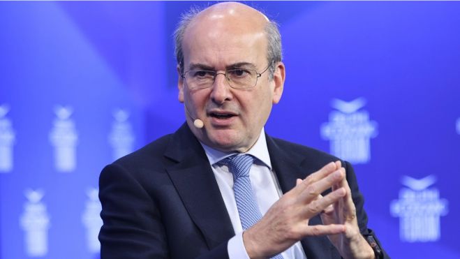 &Chi;&alpha;&tau;&zeta;&eta;&delta;ά&kappa;&eta;&sigmaf; &sigma;&tau;&omicron; &Phi;ό&rho;&omicron;&upsilon;&mu; &tau;&omega;&nu; &Delta;&epsilon;&lambda;&phi;ώ&nu;: ''&laquo;Ό&chi;&iota;&raquo; &sigma;&tau;&eta;&nu; &omicron;&rho;&iota;&zeta;ό&nu;&tau;&iota;&alpha; &mu;&epsilon;ί&omega;&sigma;&eta; &tau;&omicron;&upsilon; &Phi;&Pi;&Alpha;, &mu;ύ&theta;&omicron;&sigmaf; &tau;&alpha; &pi;&epsilon;&rho;ί &sigma;ύ&gamma;&kappa;&rho;&iota;&sigma;&eta;&sigmaf; &tau;&eta;&sigmaf; &Epsilon;&lambda;&lambda;ά&delta;&alpha;&sigmaf; &mu;&epsilon; &tau;&eta; &Beta;&omicron;&upsilon;&lambda;&gamma;&alpha;&rho;ί&alpha;''