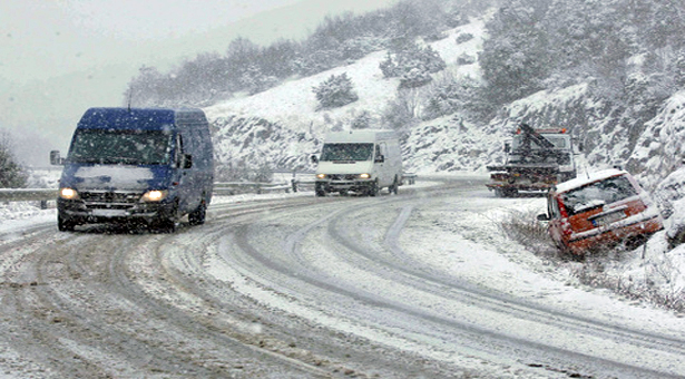 Κλειστός δρόμος λόγω χιονόπτωσης στην Πελοπόννησο