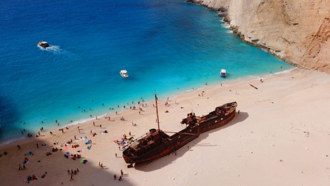 &Kappa;&lambda;&epsilon;ί&nu;&epsilon;&iota; &xi;&alpha;&nu;ά &tau;&omicron; &laquo;&Nu;&alpha;&upsilon;ά&gamma;&iota;&omicron;&raquo; &sigma;&tau;&eta; &Zeta;ά&kappa;&upsilon;&nu;&theta;&omicron;