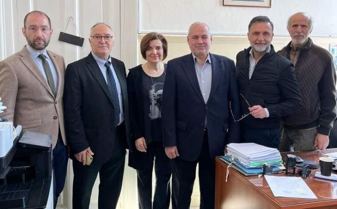 &Epsilon;&phi;&epsilon;&tau;&epsilon;ί&omicron; &Pi;&epsilon;&lambda;&omicron;&pi;&omicron;&nu;&nu;ή&sigma;&omicron;&upsilon; &mu;&epsilon; έ&delta;&rho;&alpha; &tau;&eta;&nu; &Tau;&rho;ί&pi;&omicron;&lambda;&eta; &zeta;&eta;&tau;ά &omicron; &Pi;&alpha;&pi;&alpha;&eta;&lambda;&iota;&omicron;ύ