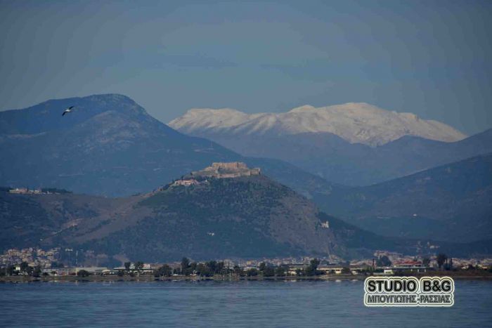 Στα ... λευκά τα ορεινά της Κορινθίας (εικόνες)