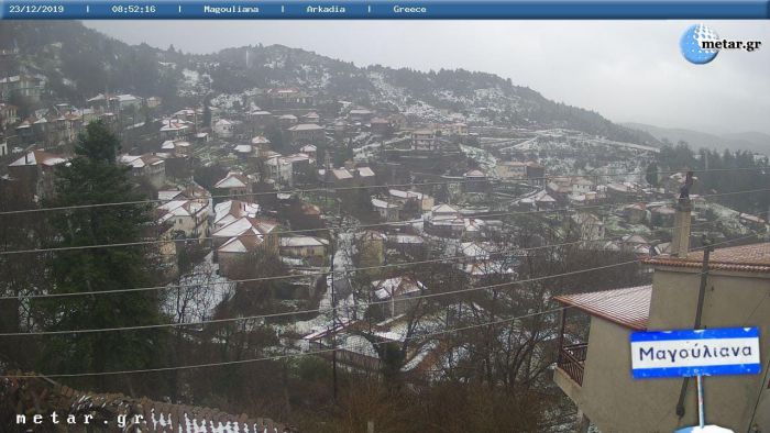 Χιόνισε στα Μαγούλιανα!