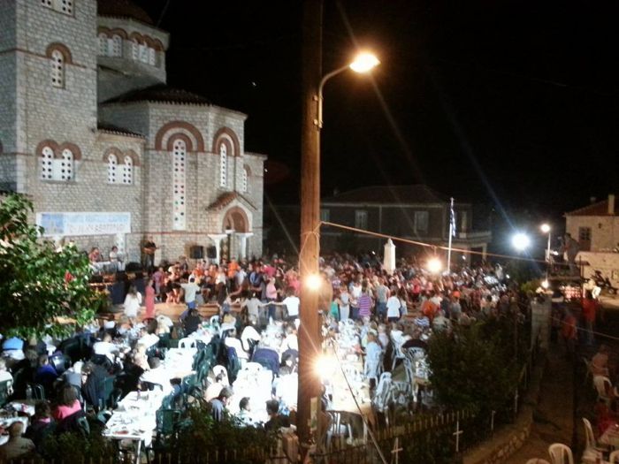 Γλέντι με απεριόριστο Πελετιώτικο κρασί, τραγούδι και χορό στην Κυνουρία! (vd)