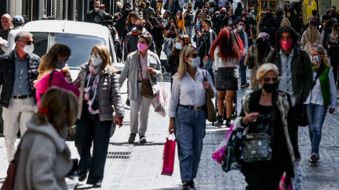 Παγώνη: "Μέσα Σεπτεμβρίου πετάμε τις μάσκες"