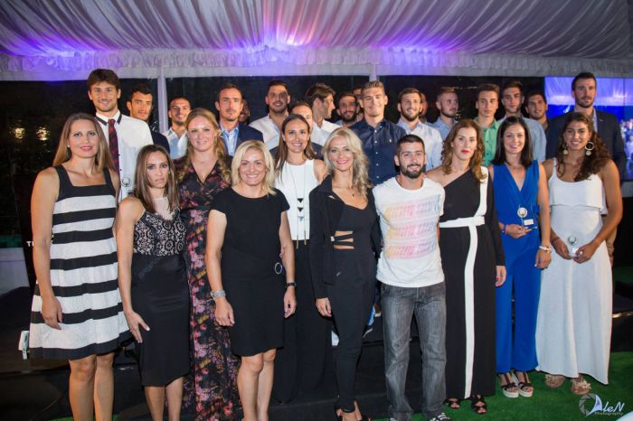 &Lambda;&alpha;&mu;&pi;&rho;ή &tau;&epsilon;&lambda;&epsilon;&tau;ή &sigma;&tau;&omicron; Ecali Club &gamma;&iota;&alpha; &tau;&omicron;&upsilon;&sigmaf; Έ&lambda;&lambda;&eta;&nu;&epsilon;&sigmaf; &Omicron;&lambda;&upsilon;&mu;&pi;&iota;&omicron;&nu;ί&kappa;&epsilon;&sigmaf;!