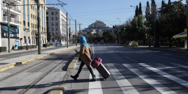 Κορωνοϊός | Φεύγουν από την Αθήνα για χωριά και εξοχικά