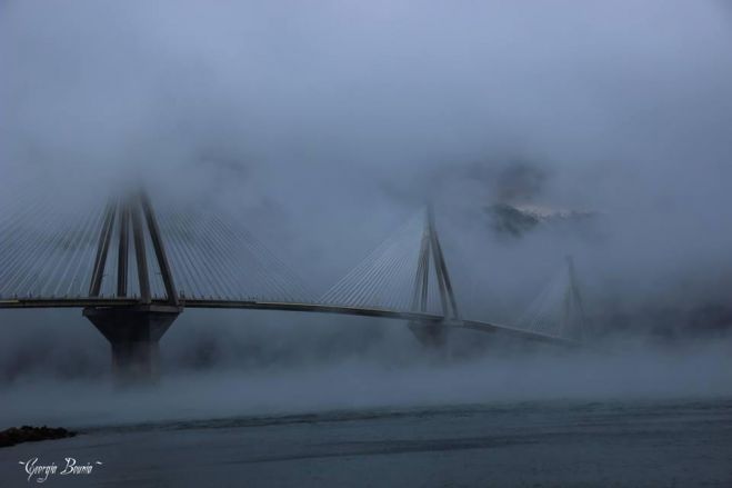Ό&tau;&alpha;&nu; &eta; &gamma;έ&phi;&upsilon;&rho;&alpha; &Rho;ί&omicron;&upsilon;-&Alpha;&nu;&tau;&iota;&rho;&rho;ί&omicron;&upsilon; &chi;ά&nu;&epsilon;&tau;&alpha;&iota; &mu;έ&sigma;&alpha; &sigma;&tau;&eta;&nu; &omicron;&mu;ί&chi;&lambda;&eta; &tau;&omicron; &theta;έ&alpha;&mu;&alpha; &epsilon;ί&nu;&alpha;&iota; &mu;&alpha;&gamma;&epsilon;&upsilon;&tau;&iota;&kappa;ό!