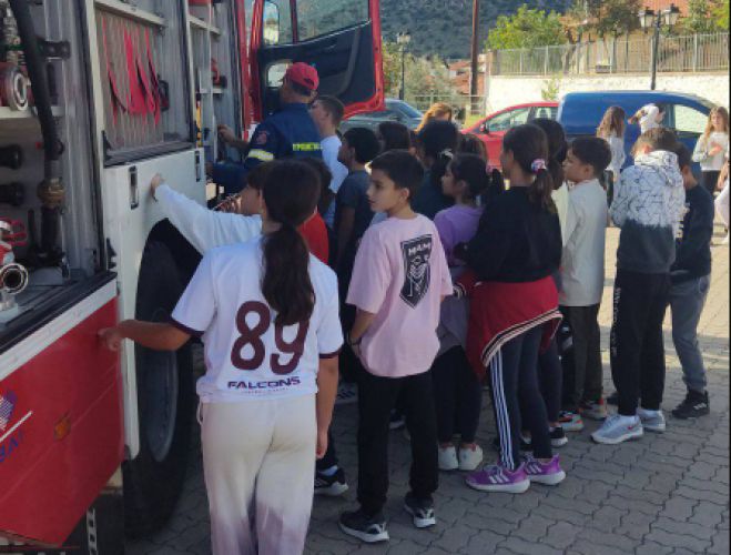 Ενημερωτική Δράση Πυροσβεστικής Παιδείας στο Δημοτικό Σχολείο Άστρους (εικόνες)