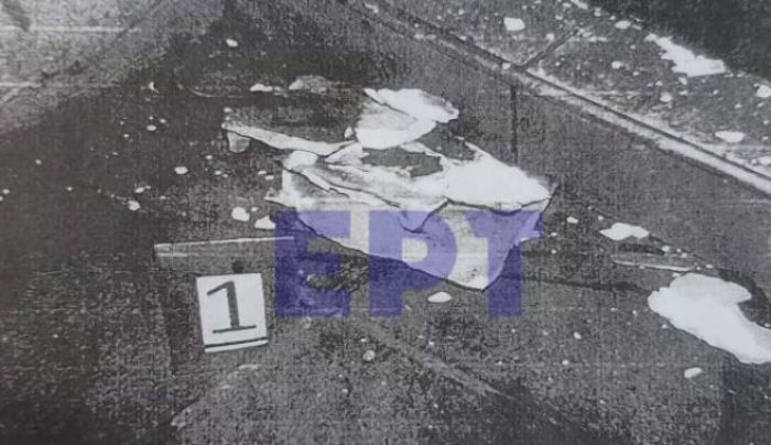 &Delta;&omicron;&lambda;&omicron;&phi;&omicron;&nu;ί&alpha; Ά&lambda;&kappa;&eta; | &Phi;&omega;&tau;&omicron;&gamma;&rho;&alpha;&phi;ί&epsilon;&sigmaf; &alpha;&pi;ό &tau;&omicron; &sigma;&eta;&mu;&epsilon;ί&omicron;, &sigma;&omicron;&kappa;ά&rho;&epsilon;&iota; &eta; &kappa;&alpha;&tau;ά&theta;&epsilon;&sigma;&eta; &tau;&omicron;&upsilon; &phi;ί&lambda;&omicron;&upsilon; &tau;&omicron;&upsilon; - "Έ&pi;&epsilon;&sigma;&alpha; &pi;ά&nu;&omega; &tau;&omicron;&upsilon; &nu;&alpha; &tau;&omicron;&nu; &sigma;ώ&sigma;&omega;"