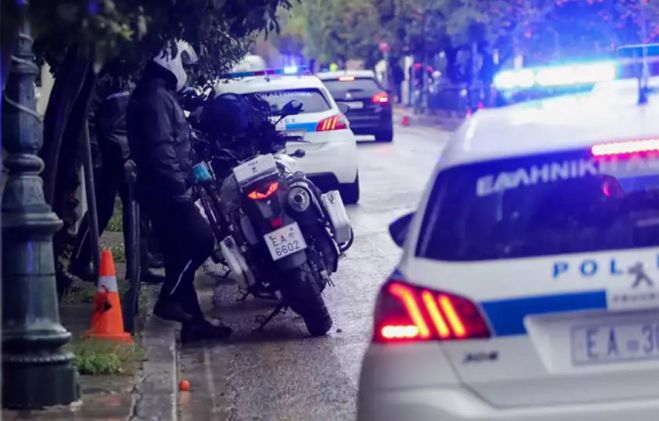 &Kappa;ό&rho;&iota;&nu;&theta;&omicron;&sigmaf; | &Tau;&sigma;ά&kappa;&omega;&sigma;&epsilon; &tau;&omicron;&nu; &sigma;ύ&zeta;&upsilon;&gamma;ό &tau;&eta;&sigmaf; &mu;&epsilon; &tau;&eta;&nu; &epsilon;&rho;&omega;&mu;έ&nu;&eta; &tau;&omicron;&upsilon; &kappa;&alpha;&iota; &tau;&eta;&nu; &mu;&alpha;&chi;&alpha;ί&rho;&omega;&sigma;&epsilon;