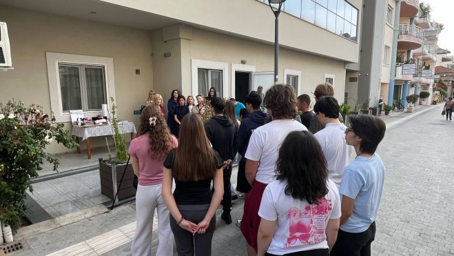 Κοινωνική δράση από το 4ο ΓΕΛ Τρίπολης | Κορώνη – Παπαντωνίου: «Στηρίζουμε δράσεις που καλλιεργούν την έννοια του ενεργού πολίτη» (vd)