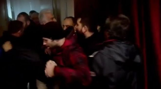 Έ&nu;&tau;&alpha;&sigma;&eta; &kappa;&alpha;&iota; &delta;&iota;&alpha;&pi;&lambda;&eta;&kappa;&tau;&iota;&sigma;&mu;&omicron;ί &sigma;&tau;&eta; &sigma;&upsilon;&nu;έ&nu;&tau;&epsilon;&upsilon;&xi;&eta; &Tau;ύ&pi;&omicron;&upsilon; &tau;&omicron;&upsilon; &pi;&rho;&omicron;έ&delta;&rho;&omicron;&upsilon; &tau;&eta;&sigmaf; &Delta;&Epsilon;&Eta; (vd)