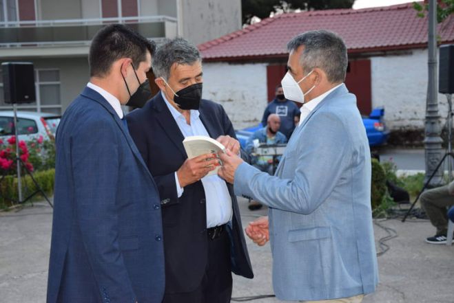&Omicron; &alpha;&pi;ό&eta;&chi;&omicron;&sigmaf; &tau;&omega;&nu; &epsilon;&kappa;&delta;&eta;&lambda;ώ&sigma;&epsilon;&omega;&nu; &pi;&rho;&omicron;&sigmaf; &tau;&iota;&mu;ή&nu; &tau;&omicron;&upsilon; &alpha;&gamma;&omega;&nu;&iota;&sigma;&tau;ή &tau;&eta;&sigmaf; &epsilon;&iota;&rho;ή&nu;&eta;&sigmaf; &kappa;&alpha;&iota; &sigma;&upsilon;&nu;&tau;&omicron;&pi;ί&tau;&eta; &mu;&alpha;&sigmaf; &Gamma;&rho;&eta;&gamma;ό&rho;&eta; &Lambda;&alpha;&mu;&pi;&rho;ά&kappa;&eta; (&epsilon;&iota;&kappa;ό&nu;&epsilon;&sigmaf;)