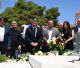 Φόρος τιμής στον Ανδρέα Παπανδρέου στο Α' Νεκροταφείο - Δίπλα στον Ανδρουλάκη ο Βαγγέλης Γιαννακούρας (εικόνες)