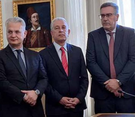 Περιφέρεια Πελοποννήσου | Παράταση θητείας για Λαμπρόπουλο και Μανδρώνη