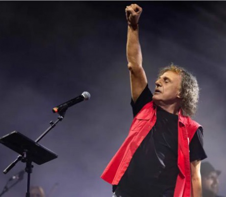 Βασίλης Παπακωνσταντίνου: "Είμαι καλά και αναρρώνω στο σπίτι, χρειάζομαι λίγη ηρεμία αυτή την περίοδο"