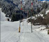 Φρέσκο χιόνι και λιακάδα στο Μαίναλο