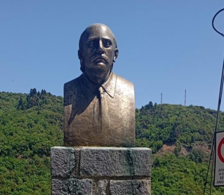 Το ΚΚΕ προχώρησε στην αποκατάσταση της προτομής Πλουμπίδη στα Λαγκάδια (εικόνες)