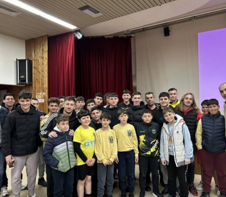 Μεγάλο ενδιαφέρον και ενεργή συμμετοχή στην εκδήλωση του Πανθυρεατικού με ομιλητή τον Αχιλλέα Υφαντίδη (εικόνες)