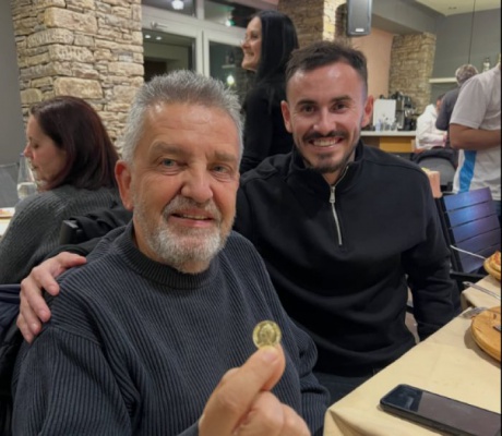 Ο ΜΑΝΟ Αχιλλέας έκοψε την πίτα του για το 2026 (εικόνες)