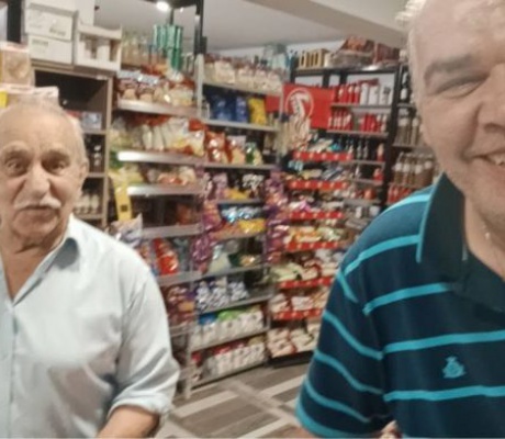 Νεστάνη | "Έφυγε" ο συνταξιούχος κουρέας Σωκράτης Καρώνης – Αποχαιρετισμός από τον Πάνο Μπόκο