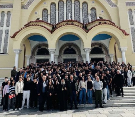 Πλήθος μαθητών από την Τρίπολη στον Άγιο Ανδρέα Πατρών (εικόνες)