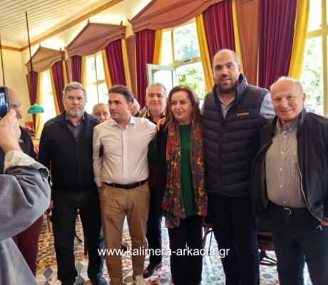 Τα φωτογραφικά κλικ της επίσκεψης Τσουκαλά στην Τρίπολη | "Μόνο το ΠΑΣΟΚ μπορεί να αμφισβητήσει την ηγεμονία της ΝΔ"