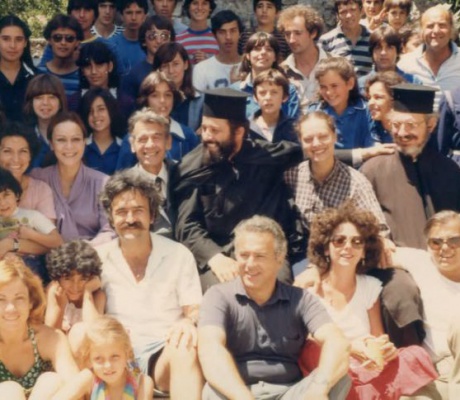 Ξύπνησε μνήμες η φωτογραφία του σκηνοθέτη Θόδωρου Μαραγκού από τα γυρίσματα της ταινίας "Μάθε παιδί μου γράμματα" στη Στεμνίτσα!