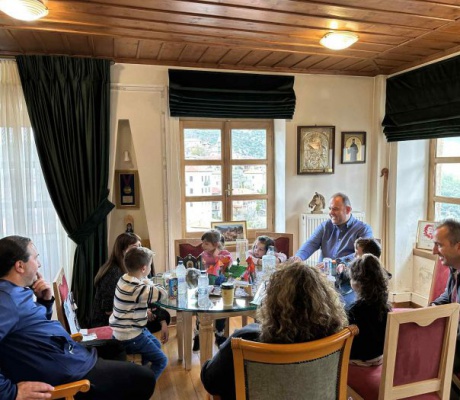 Παιδιά του Νηπιαγωγείου Δημητσάνας παρουσίασαν τη δράση «Μία γειτονιά για όλους»! (εικόνες)