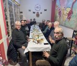 Γείτονες Νεομάρτυρος Δημητρίου Τρίπολης | Η νέα συνάντηση μετά από καιρό και το κρασί στη μνήμη του Δημοσθένη