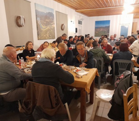 Γιορτή Καρυδομαζέματος και γλέντι στην Κερπινή! (εικόνες)