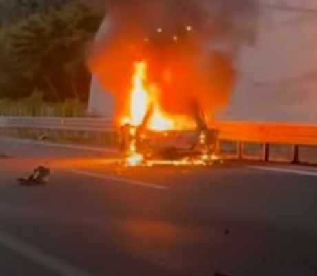 Τραγωδία με δύο νεκρούς στην Ολυμπία Οδό | Η 70χρονη πήγαινε ανάποδα για 1 χλμ. πριν τη σύγκρουση (vd)