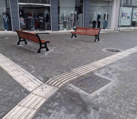 Όμορφα παγκάκια στο κέντρο της Τρίπολης! (εικόνες)