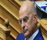 Δένδιας για τον Άγνωστο Στρατιώτη: "Οι Ένοπλες Δυνάμεις δεν πρόκειται να το αντιμετωπίσουν σαν αντικείμενο άσκησης πολιτικής και διχασμού της κοινωνίας"