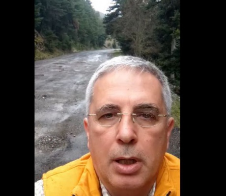 Μάκαρης: "Ο δρόμος με τις 30 λακκούβες (επαρχιακή οδός Χρυσοβιτσίου – Στεμνίτσας)" (vd)