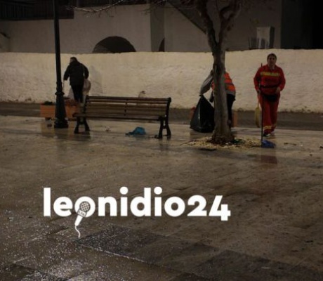 Σιωπηλοί πρωταγωνιστές μετά το Καρναβάλι – Οι άνθρωποι της καθαριότητας στο Λεωνίδιο (εικόνες)