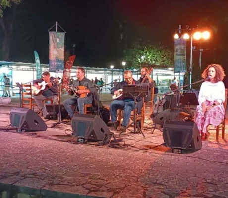 “Μάγεψε” το κοινό στην Τεγέα ο Βαγγέλης Κορακάκης (εικόνες)