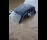 Συγκλονιστικές εικόνες στη Λακωνία | Τα νερά «κατάπιαν» αυτοκίνητο - Τελευταία στιγμή γλύτωσαν τρία άτομα (vd)