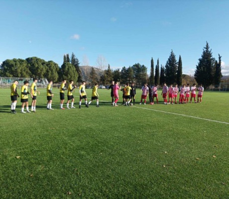Πανθυρεατικός | Ήττα για τη Β' ομάδα, νίκη για το παιδικό (εικόνες)