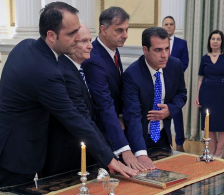 Ορκίστηκαν Θάνος Πλεύρης και οι τρεις νέοι υφυπουργοί της κυβέρνησης