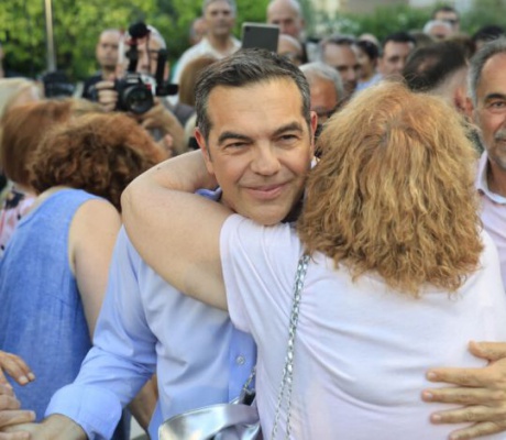 Τσίπρας: "Γίναμε αξιωματική αντιπολίτευση μέσα σε 24 ώρες στη συνείδηση του λαού, μπορούμε να γίνουμε και κυβέρνηση"